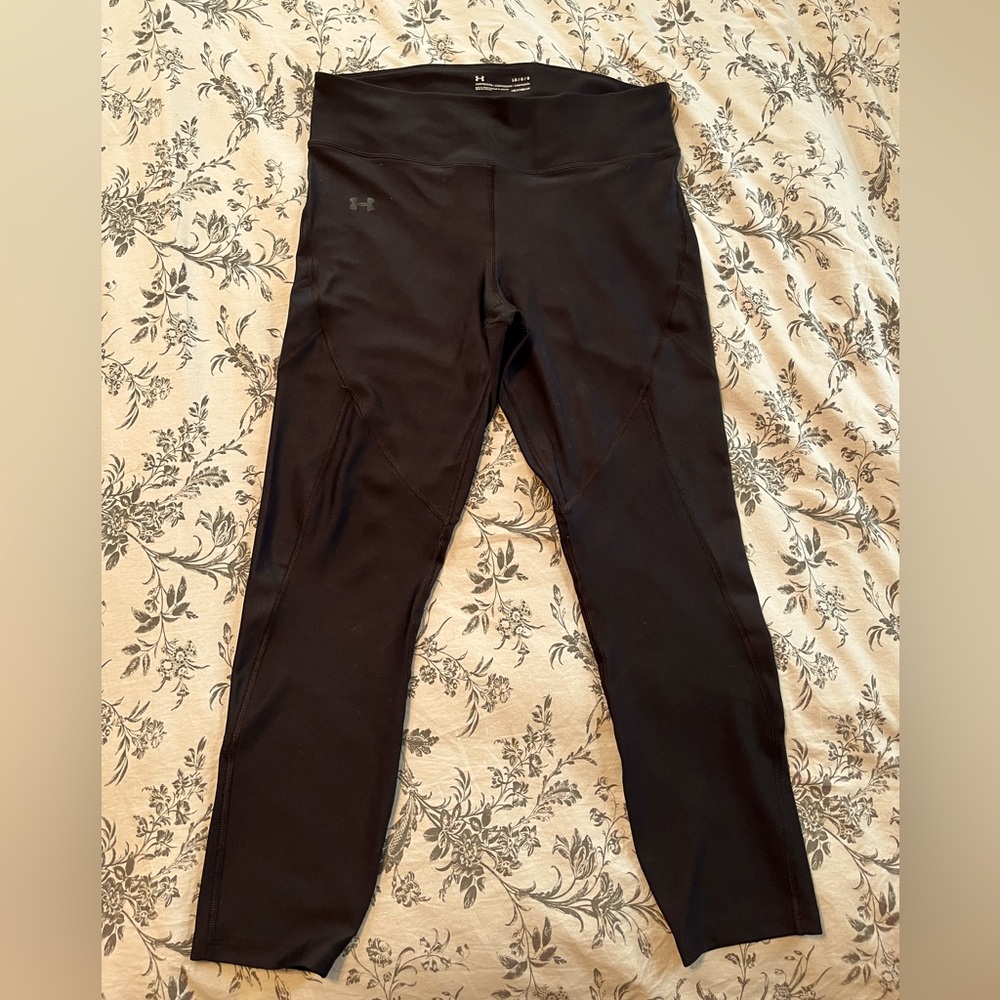 Like New! Under Armour pants -compression leggings with vents